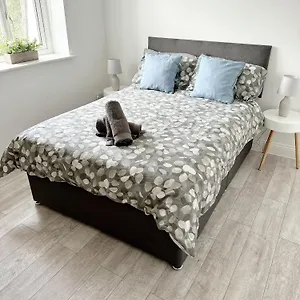 Flat 12 Palm Court Apartment