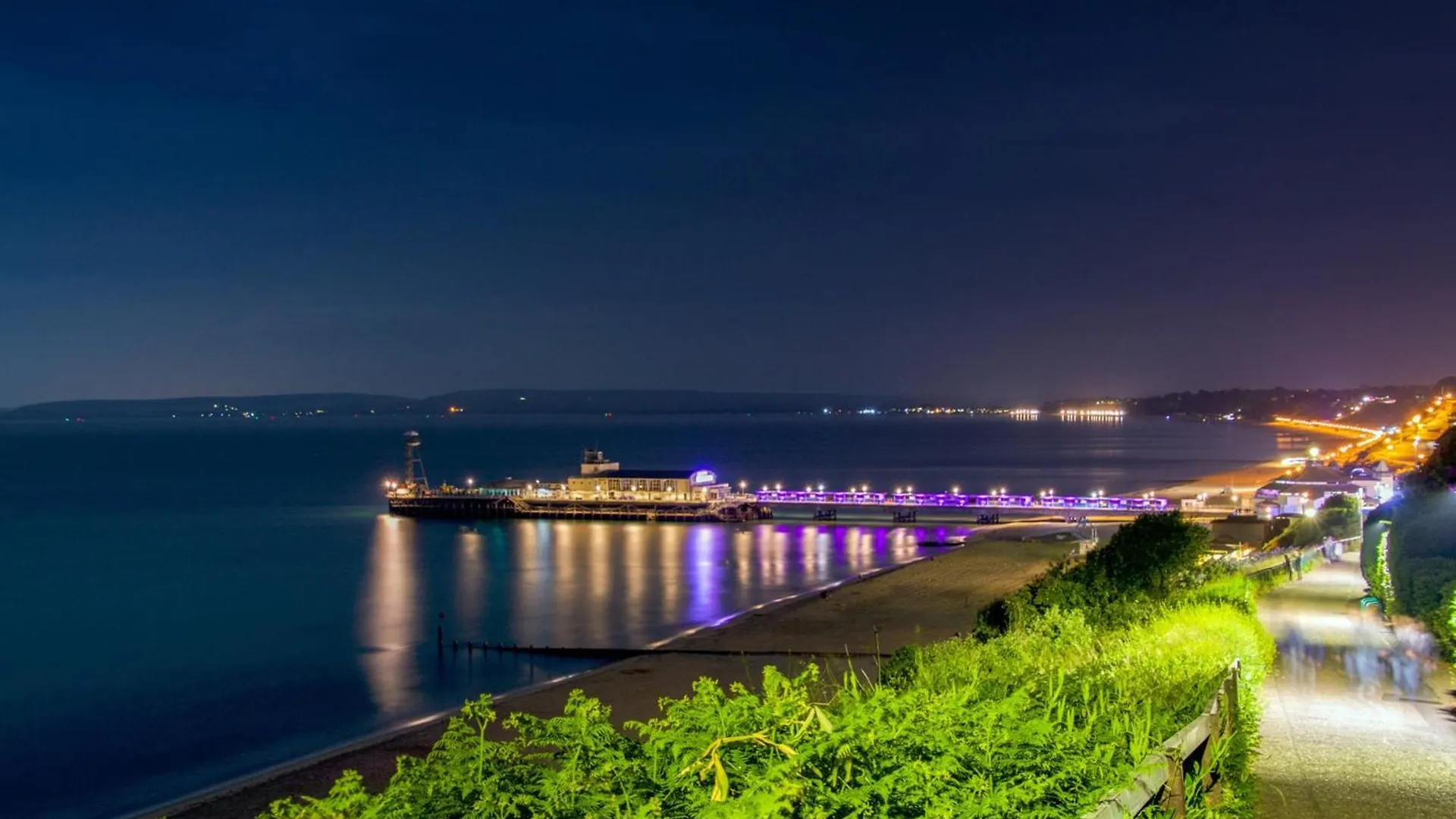 Bournecoast: Modern Holiday Flat- Sea Views-Fm6128 Bournemouth Apartment